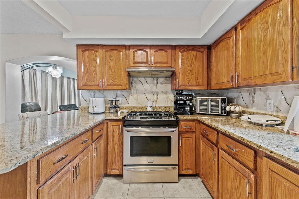 6750 Magnolia Homes Road Orlando, FL 32810 - Photo 9 of 43