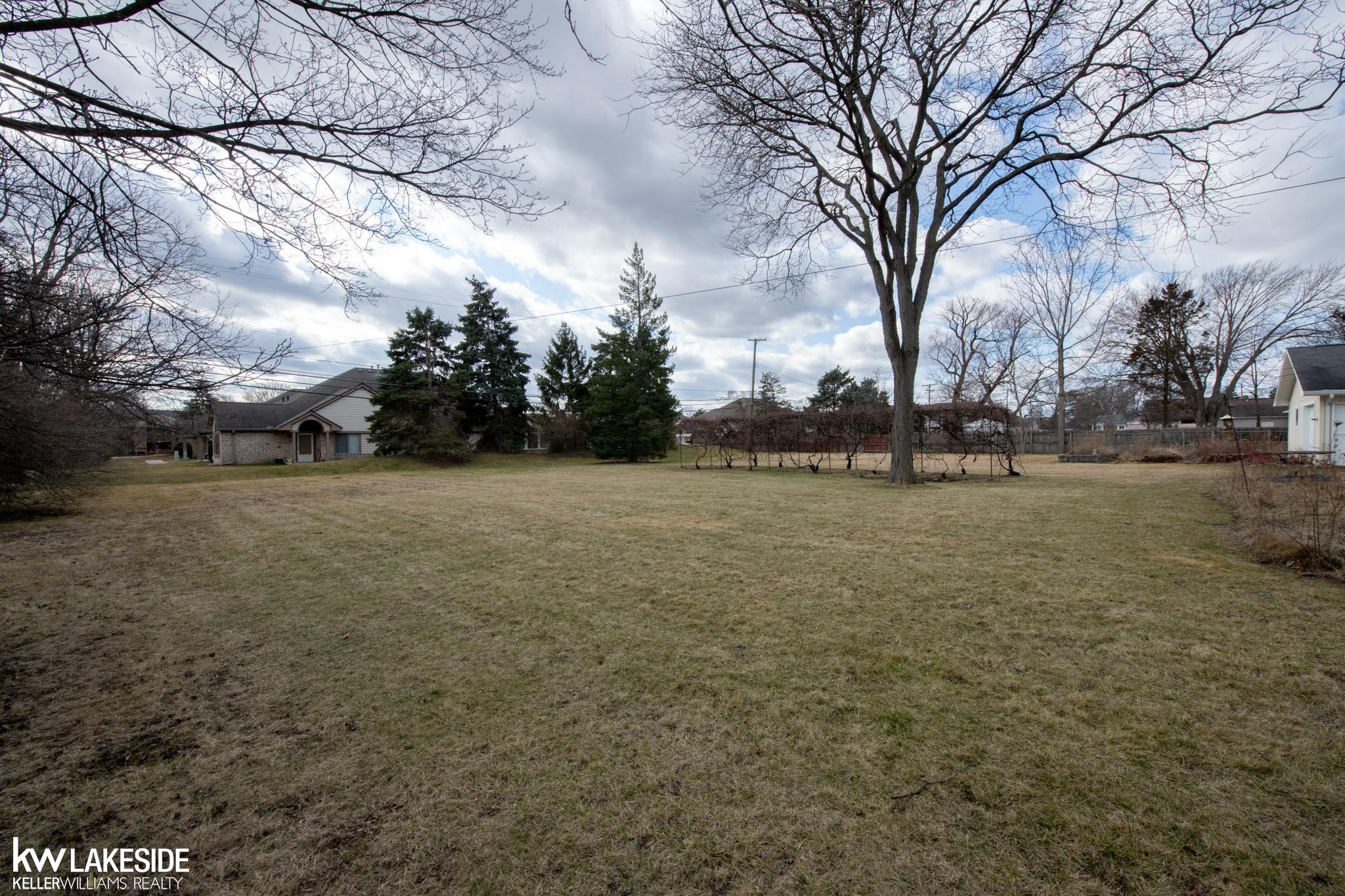 16420 15 Mile Road Fraser, MI 48026 - Photo 21 of 25 50101737-20.JPG