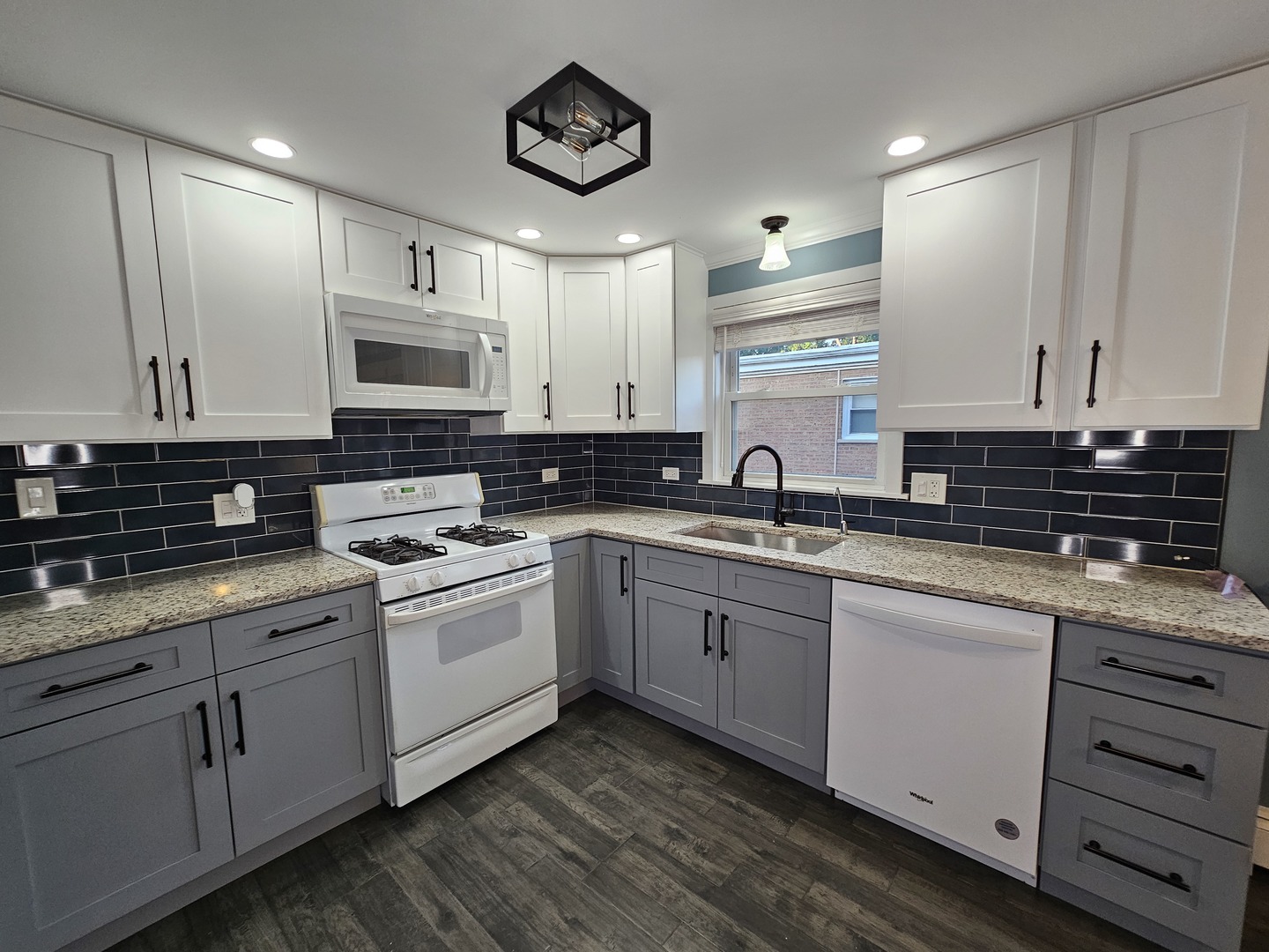 6925 West 64th Place, Unit 2F Chicago, IL 60638 - Photo 7 of 16