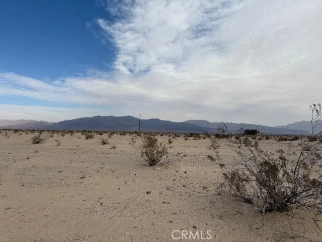 123 Meriwether Road Twentynine Palms, CA 92277 - Photo 7 of 9 a view of lake view and mountain view