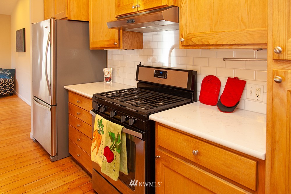 3942 Bancroft Road Bellingham, WA 98225 - Photo 4 of 27 Gallery Image 4