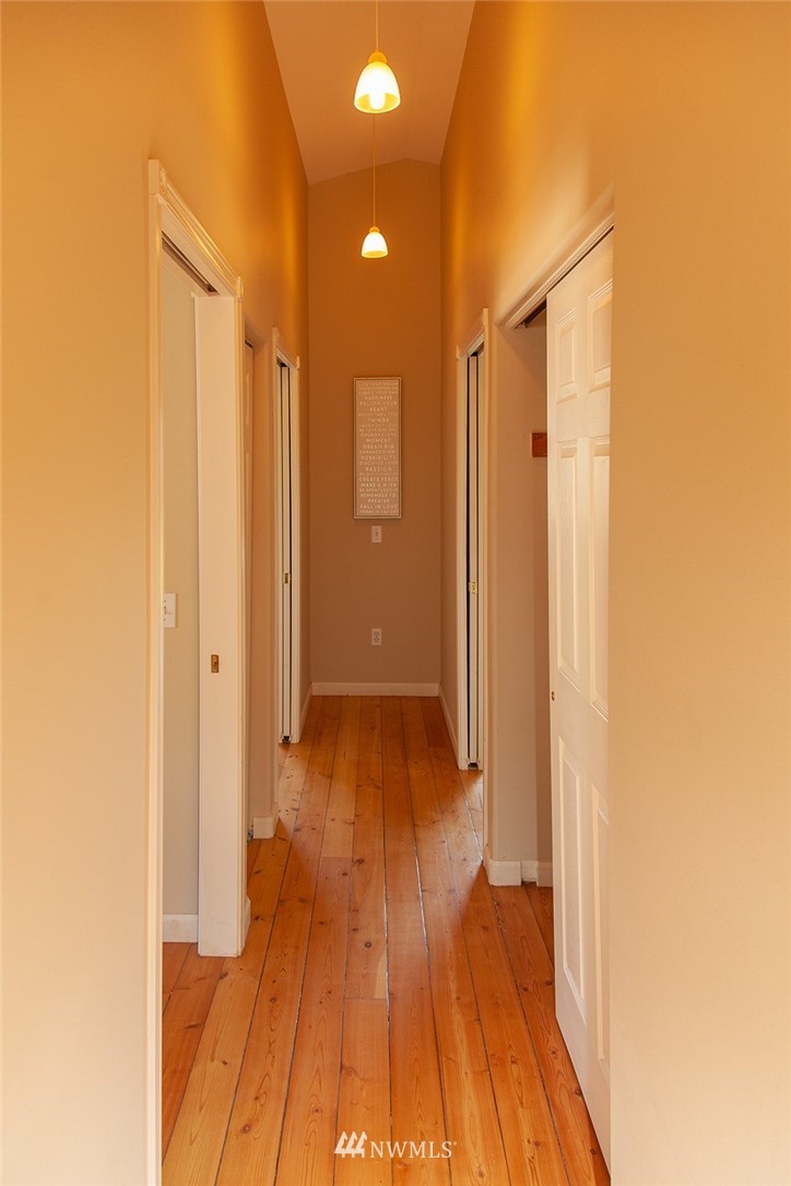 3942 Bancroft Road Bellingham, WA 98225 - Photo 9 of 27 Gallery Image 9