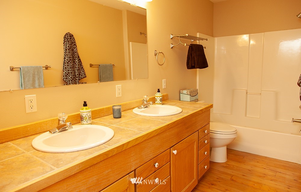3942 Bancroft Road Bellingham, WA 98225 - Photo 10 of 27 Gallery Image 10