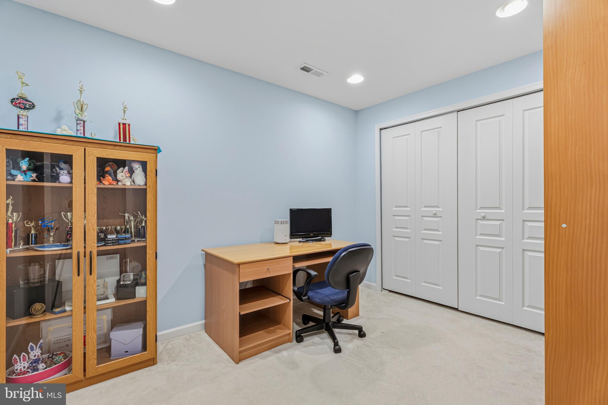 8876 Paddock Lane Baltimore, MD 21234 - Photo 30 of 37 a view of a workspace with furniture