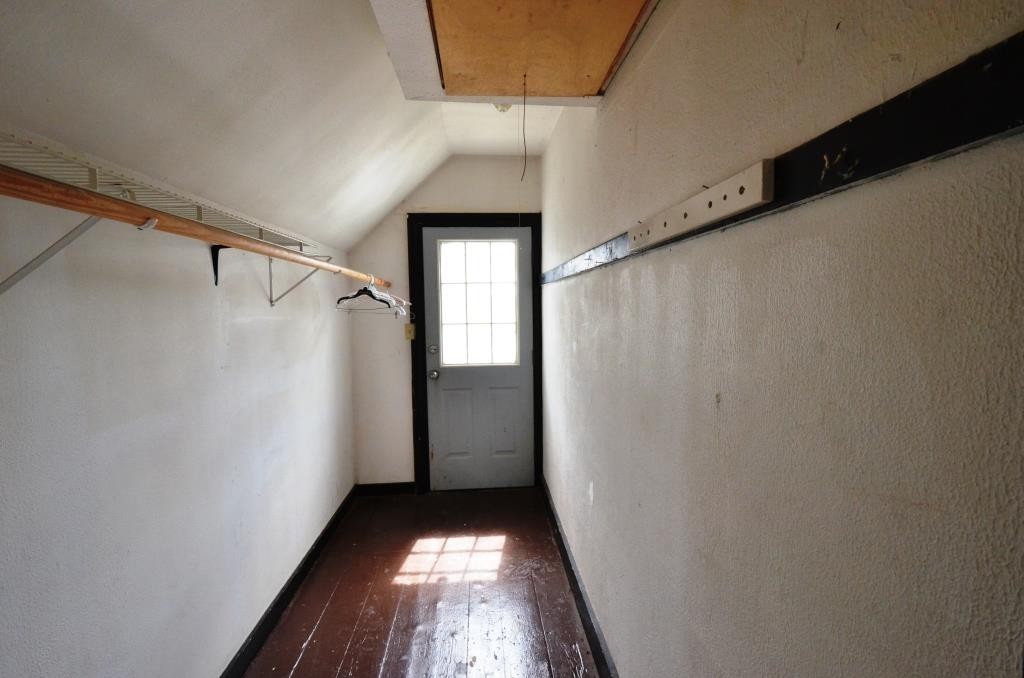 71 Esther Street Worcester, MA 01607 - Photo 12 of 34