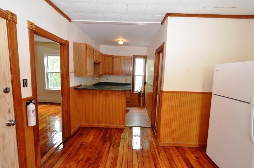 71 Esther Street Worcester, MA 01607 - Photo 14 of 34