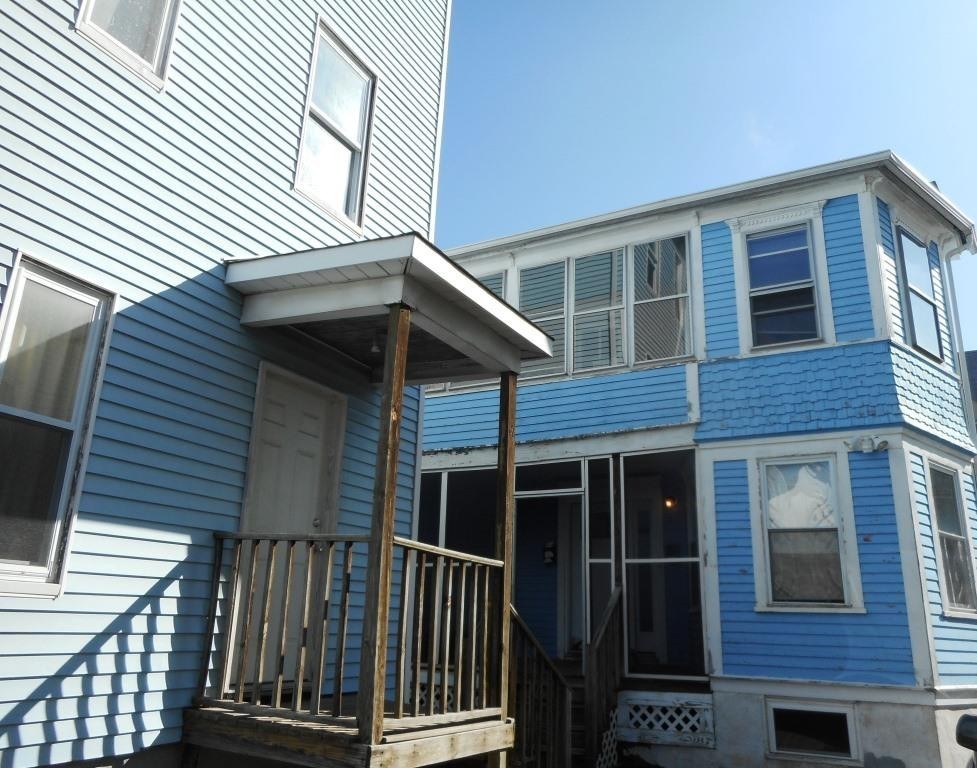 71 Esther Street Worcester, MA 01607 - Photo 2 of 34