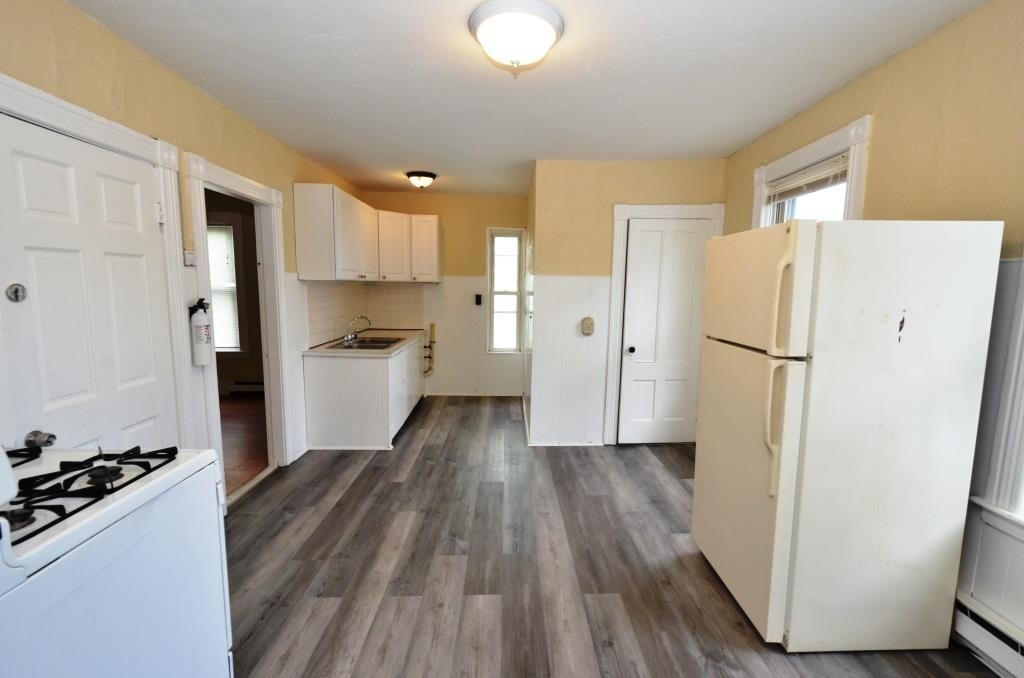 71 Esther Street Worcester, MA 01607 - Photo 4 of 34