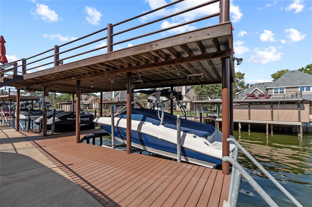 111 St Annes Mabank, TX 75156 - Photo 31 of 40 a view of a roof deck