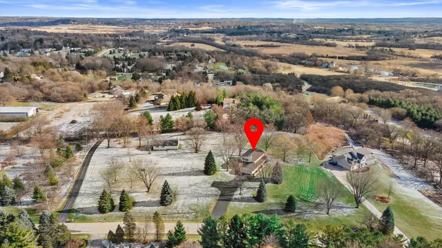 $649,900 | W300-s3280 Snowdon Drive, Waukesha, WI 53189