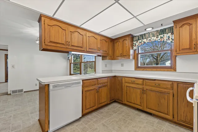 $649,900 | W300-s3280 Snowdon Drive, Waukesha, WI 53189