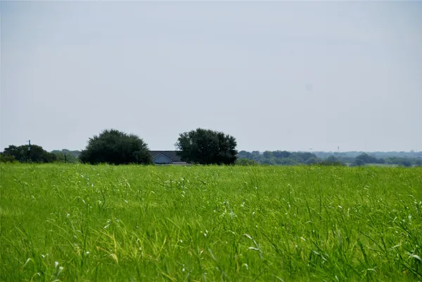 $168,000 | 3 Company Field Road, Schulenburg, TX 78956
