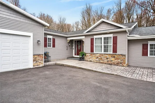 $599,900 | 109 Ogden Parma Town Line Road, Ogden, NY 14559