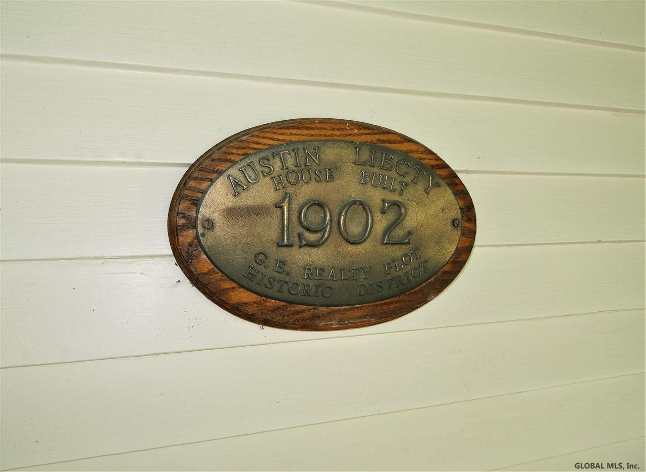 1043 Douglas Road Schenectady, NY 12308 - Photo 2 of 79 Photo 2