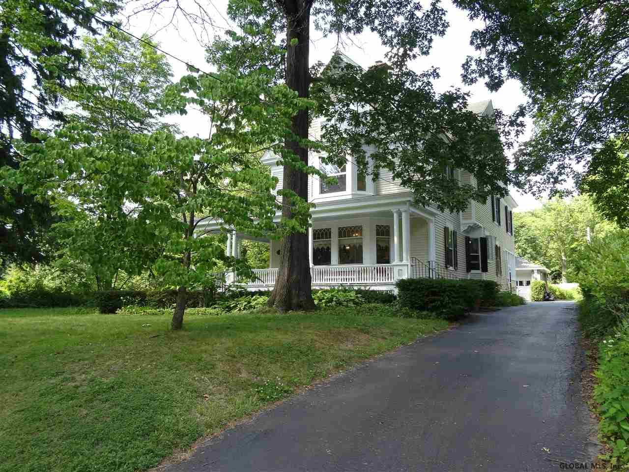 1043 Douglas Road Schenectady, NY 12308 - Photo 4 of 79 Photo 4