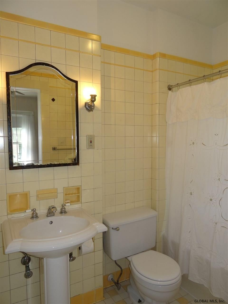 1043 Douglas Road Schenectady, NY 12308 - Photo 63 of 79 Master Bathroom #2