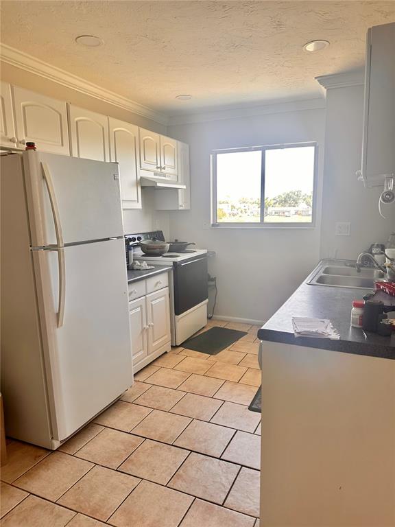 2948 Clark Road, Unit 224 Sarasota, FL 34231 - Photo 4 of 8 Gallery Image 4