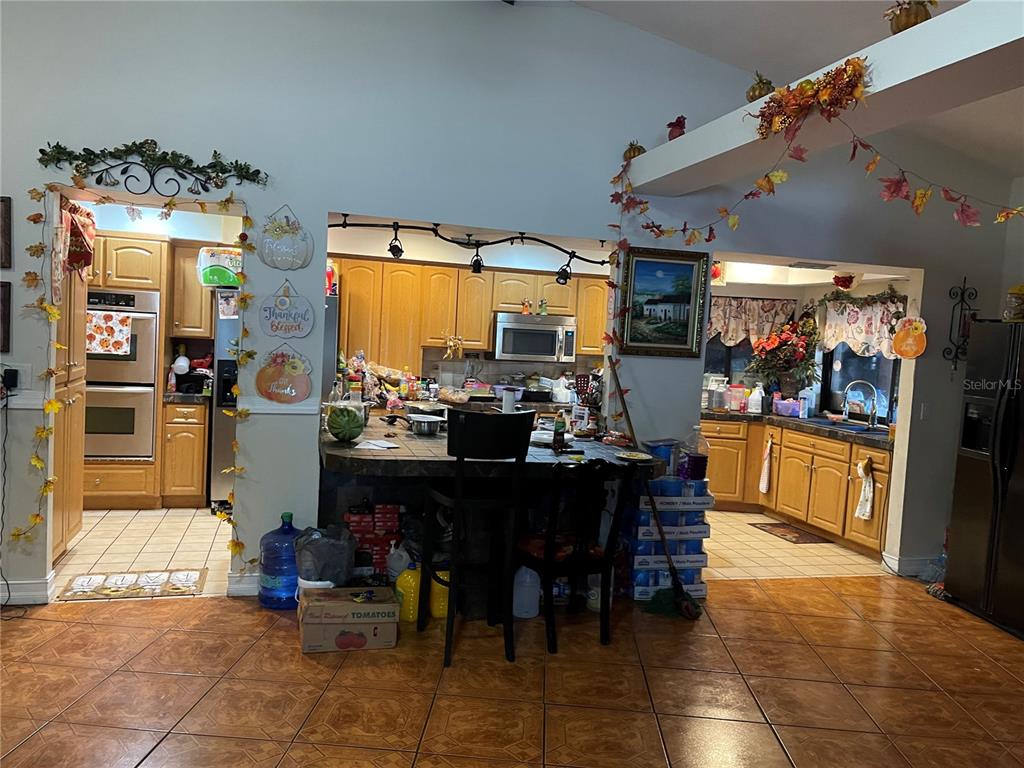 5006 West Sam Allen Road Plant City, FL 33565 - Photo 4 of 14 Kitchen