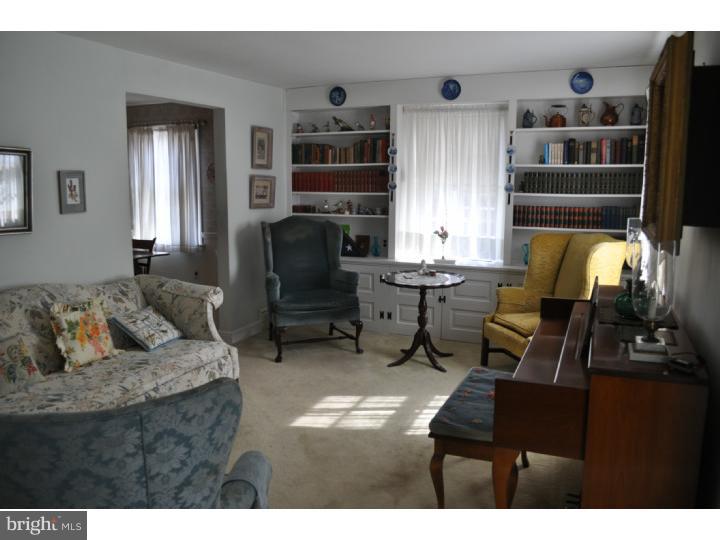 2715 Prescott Road Havertown, PA 19083 - Photo 3 of 15 Living Room
