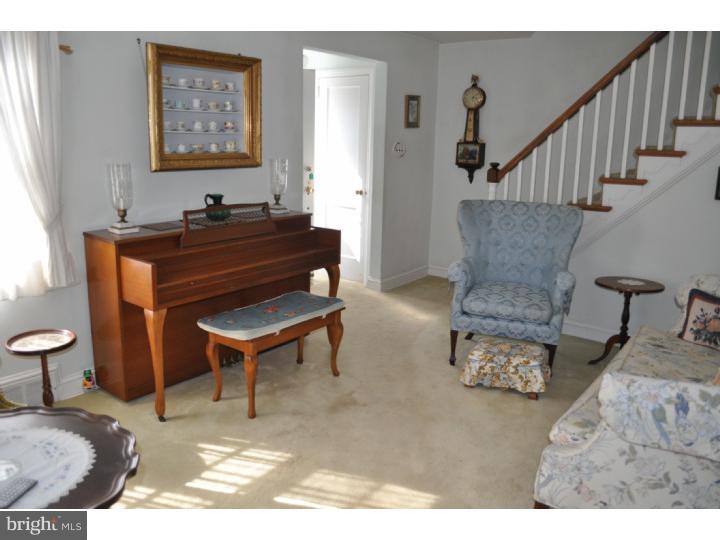 2715 Prescott Road Havertown, PA 19083 - Photo 4 of 15 Living Room