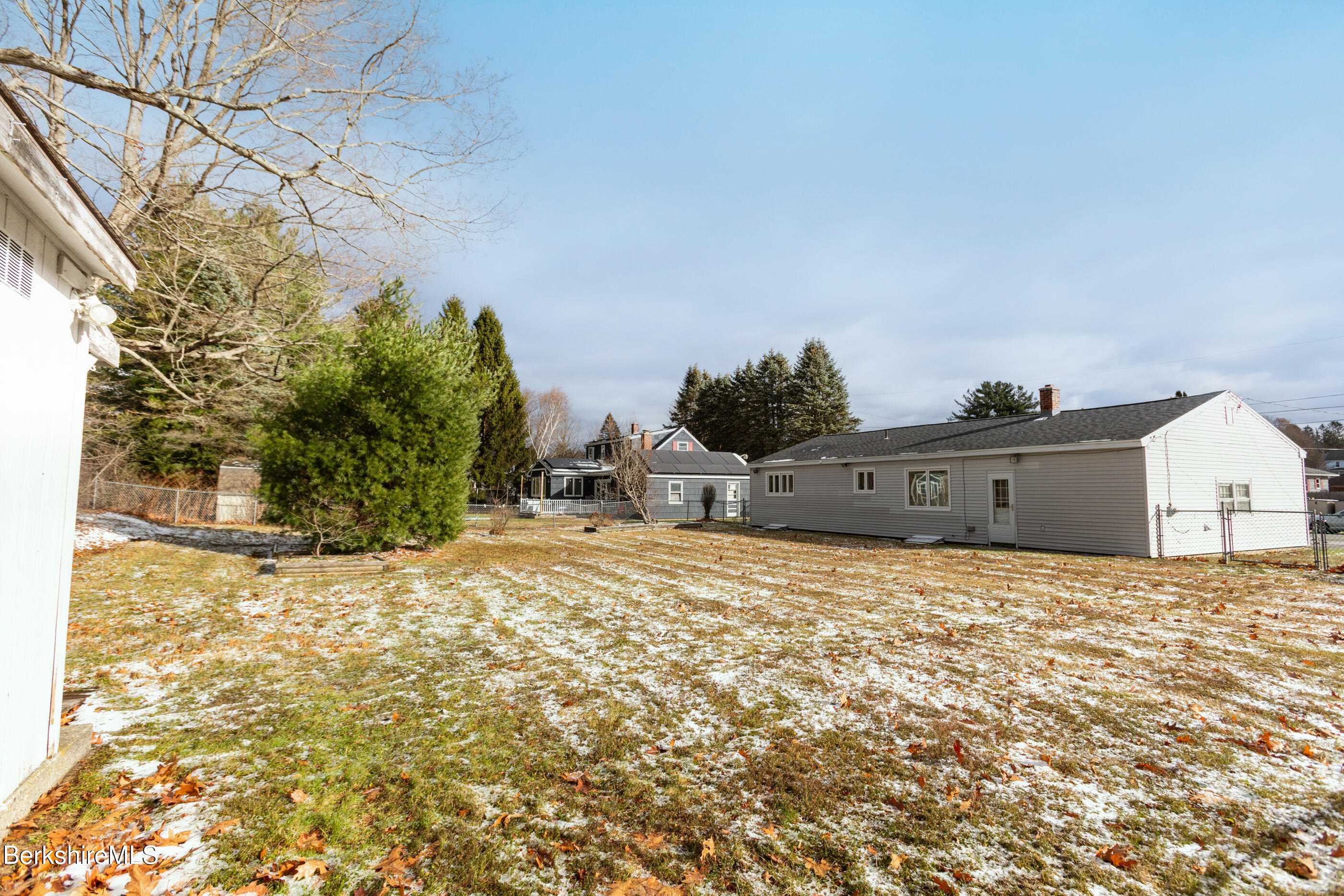25 Robert Street Pittsfield, MA 01201 - Photo 3 of 19 a backyard of a house