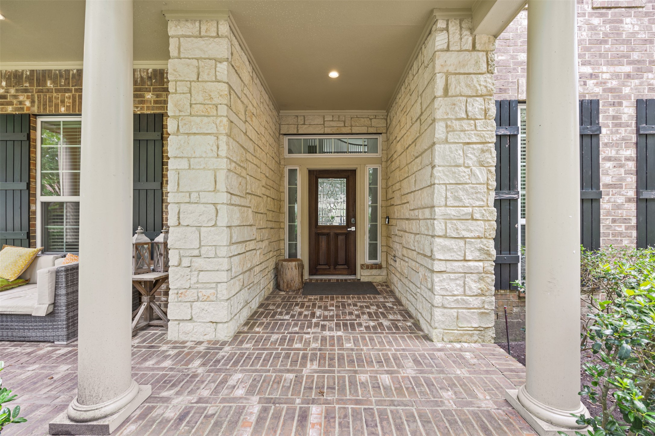 58 South Longsford Circle Spring, TX 77382 - Photo 4 of 50 a view of a brick house with a large window