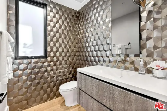 $21,000 | 6201 Lindenhurst Avenue, Los Angeles, CA 90048