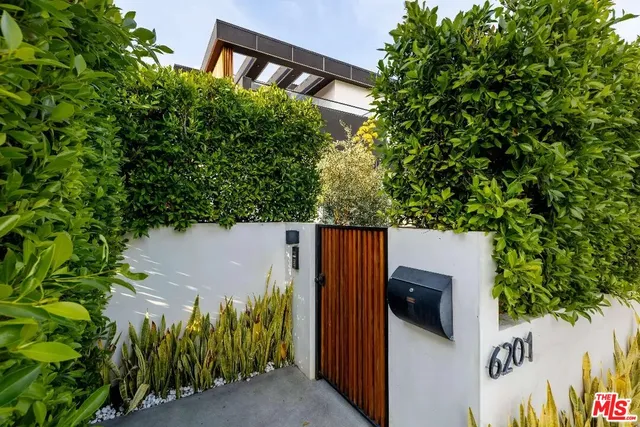 $21,000 | 6201 Lindenhurst Avenue, Los Angeles, CA 90048