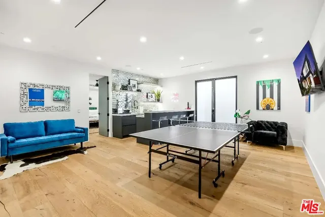 $21,000 | 6201 Lindenhurst Avenue, Los Angeles, CA 90048