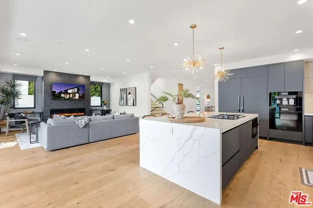 $21,000 | 6201 Lindenhurst Avenue, Los Angeles, CA 90048