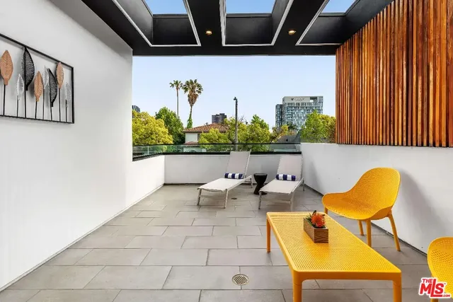 $21,000 | 6201 Lindenhurst Avenue, Los Angeles, CA 90048