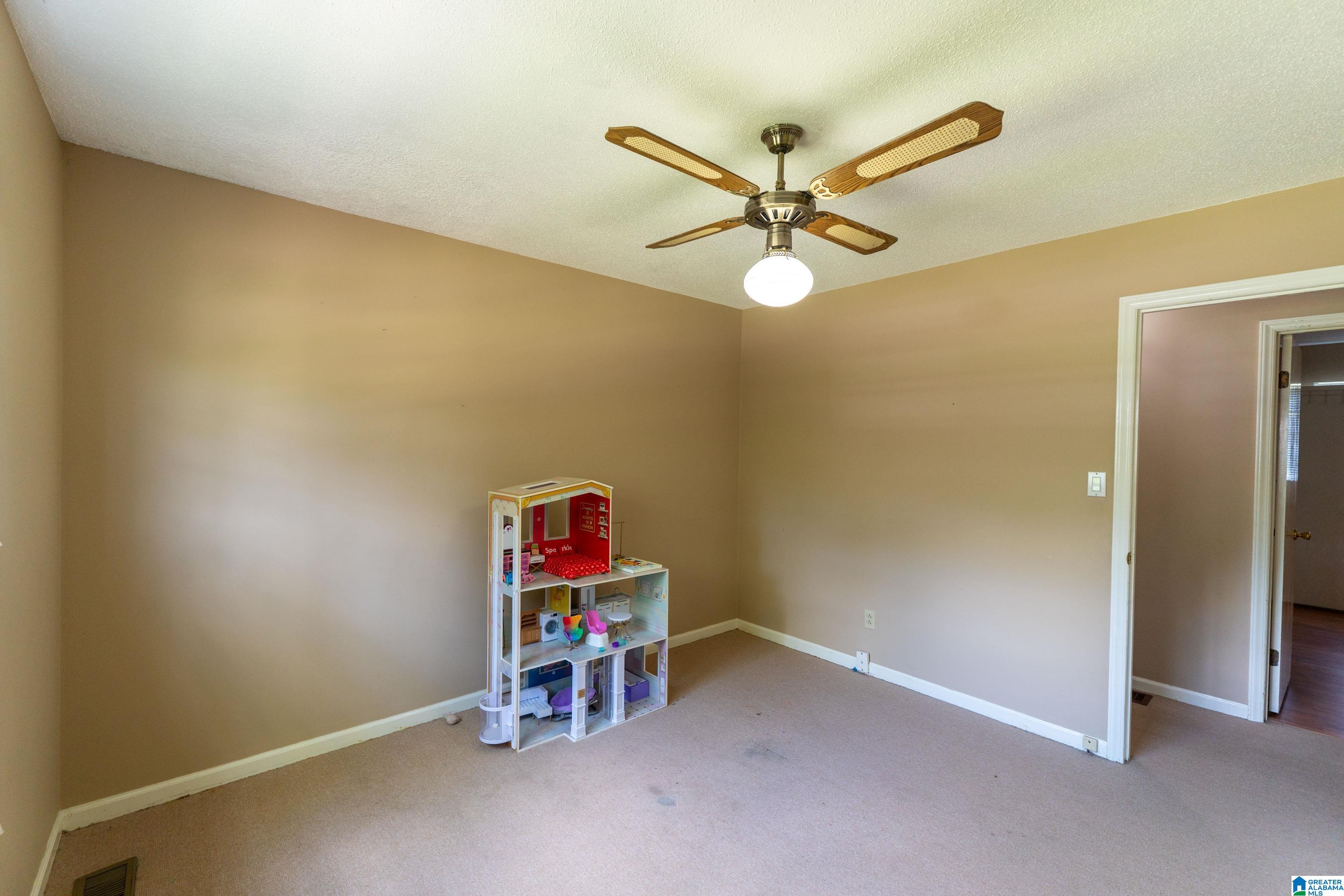 704 Hilltop Road Warrior, AL 35180 - Photo 15 of 56