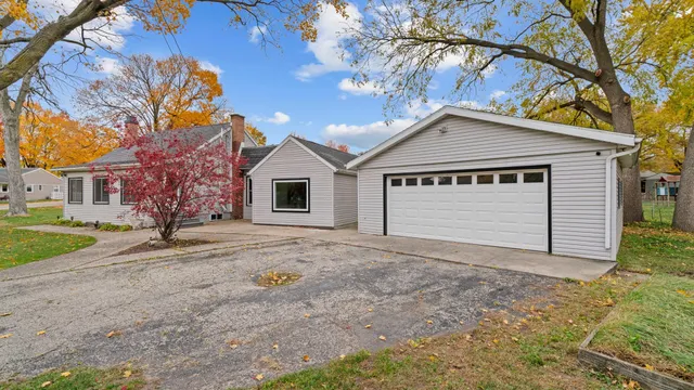 $190,000 | 1003 Institute Boulevard, Dixon, IL 61021