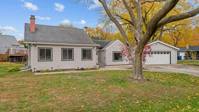 $190,000 | 1003 Institute Boulevard, Dixon, IL 61021