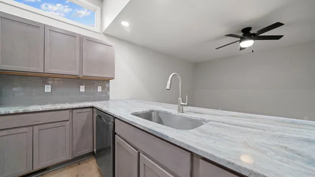 $190,000 | 1003 Institute Boulevard, Dixon, IL 61021