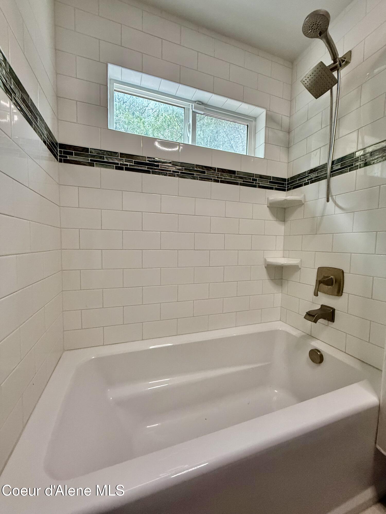 910 Main Street Wardner, ID 83837 - Photo 11 of 42 Custom Tile