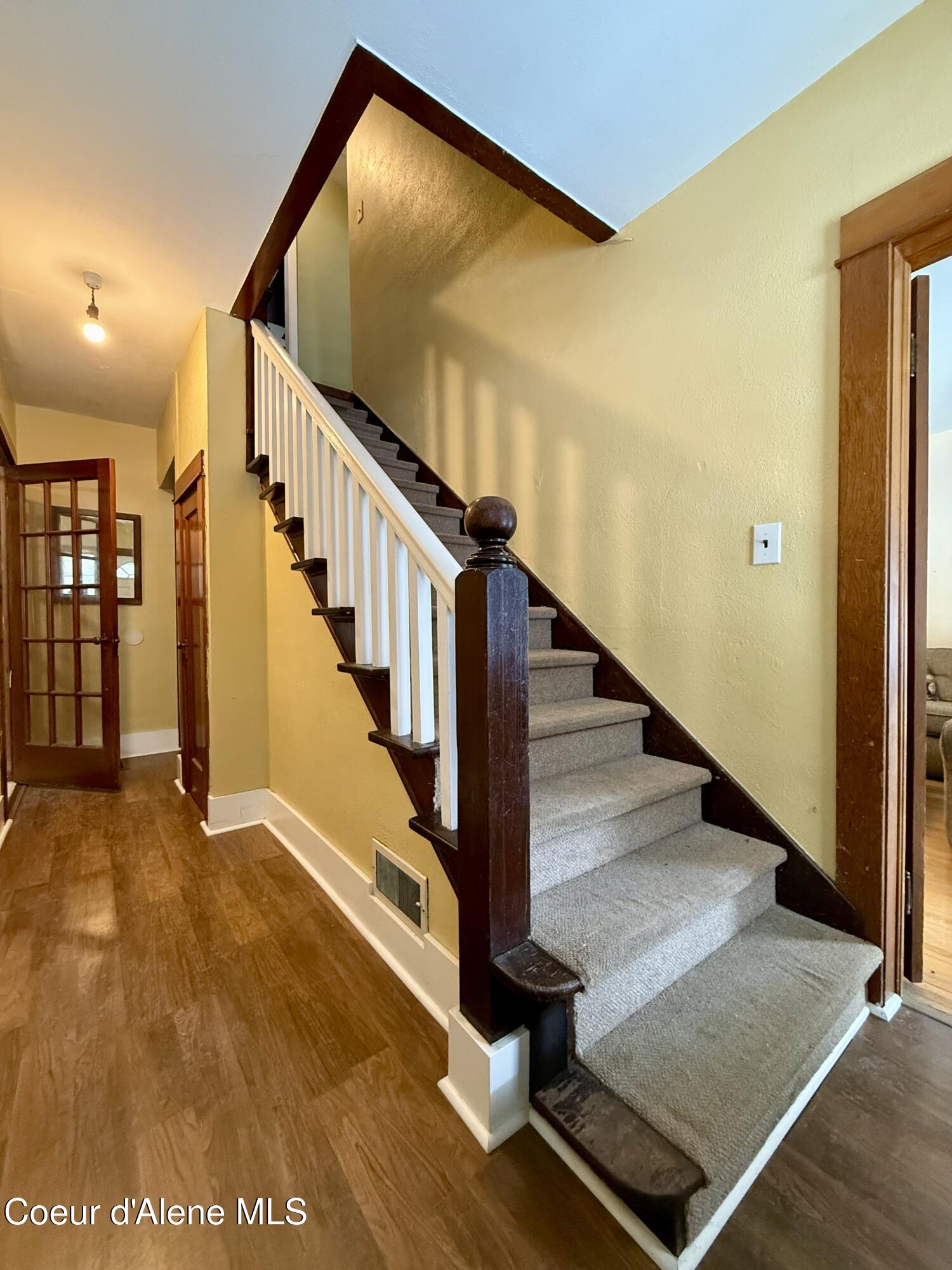 910 Main Street Wardner, ID 83837 - Photo 16 of 42 Historic Woodwork