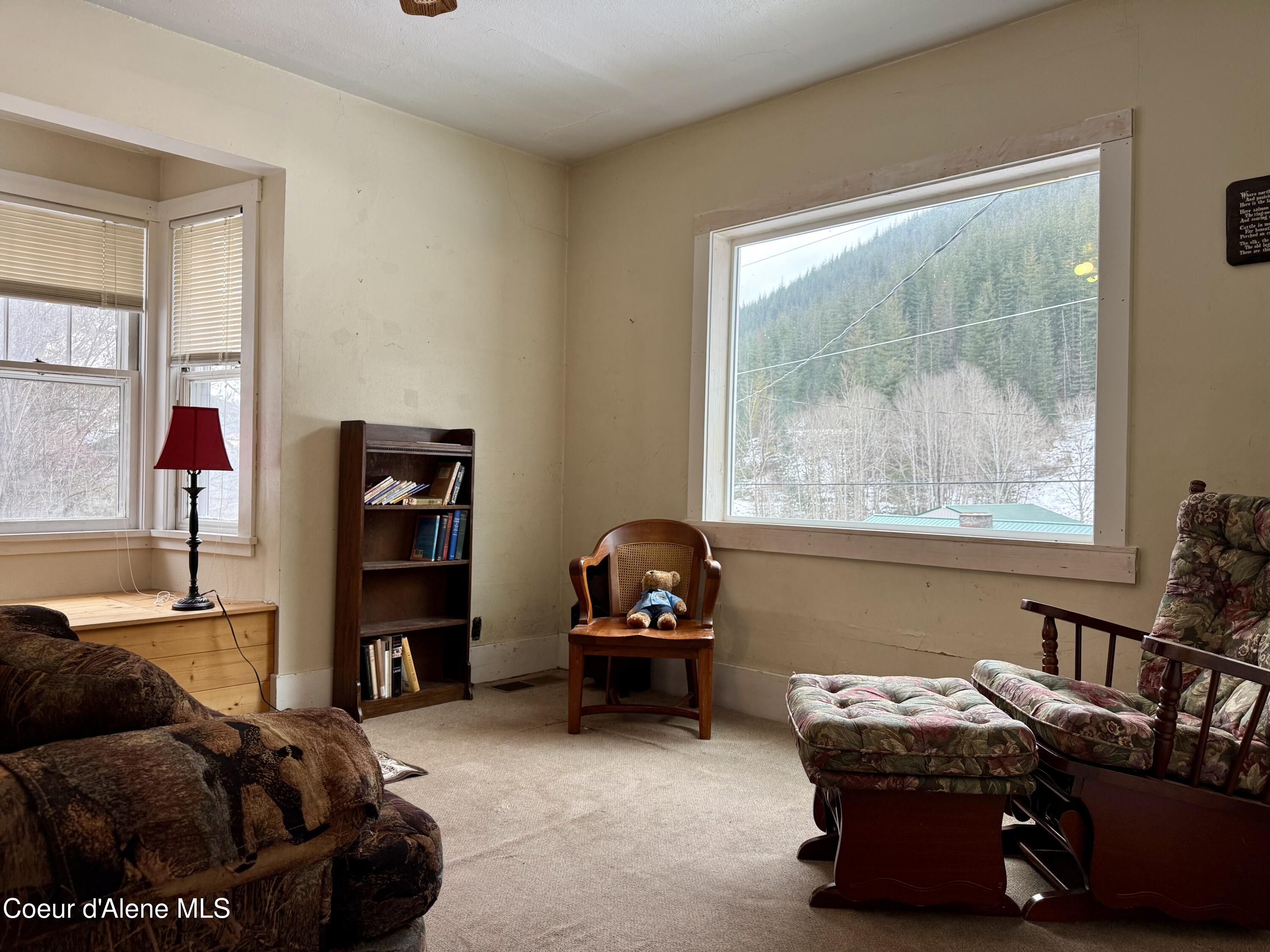 910 Main Street Wardner, ID 83837 - Photo 28 of 42 Main Floor Den
