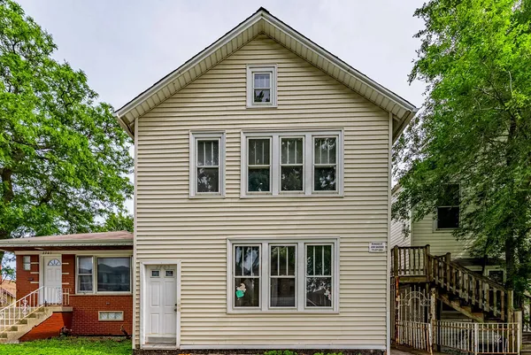 $450,000 | 2703 South Hillock Avenue, Chicago, IL 60608