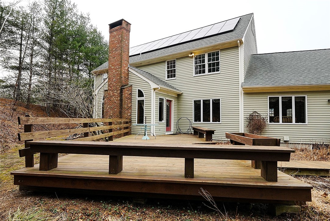 16 Frederick Lane Cumberland, RI 02864 - Photo 5 of 23