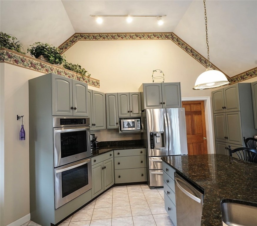 16 Frederick Lane Cumberland, RI 02864 - Photo 8 of 23