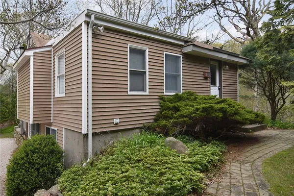 $2,800 | 390 Pendar Road, North Kingstown, RI 02852
