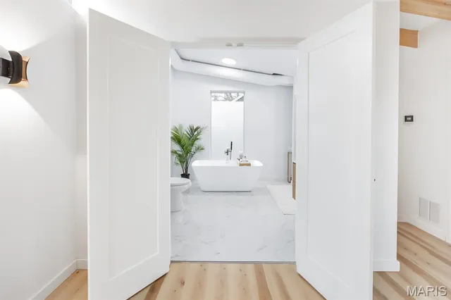 $339,500 | 421 West Highway 50, O'Fallon, IL 62269