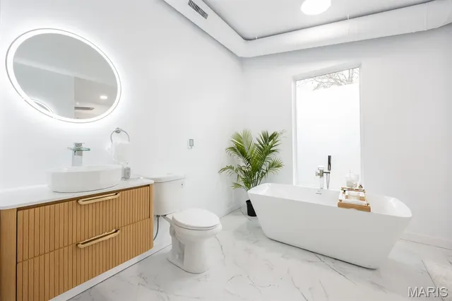 $339,500 | 421 West Highway 50, O'Fallon, IL 62269