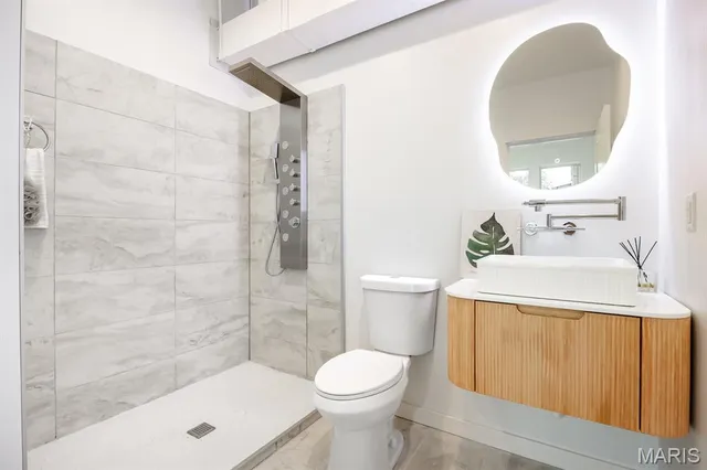 $339,500 | 421 West Highway 50, O'Fallon, IL 62269