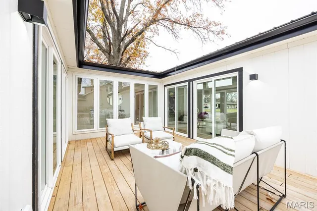 $339,500 | 421 West Highway 50, O'Fallon, IL 62269