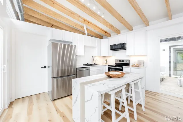 $339,500 | 421 West Highway 50, O'Fallon, IL 62269