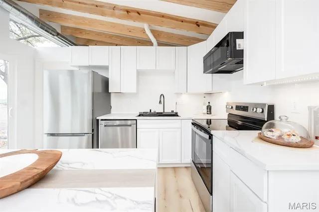 $339,500 | 421 West Highway 50, O'Fallon, IL 62269