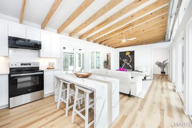 $339,500 | 421 West Highway 50, O'Fallon, IL 62269