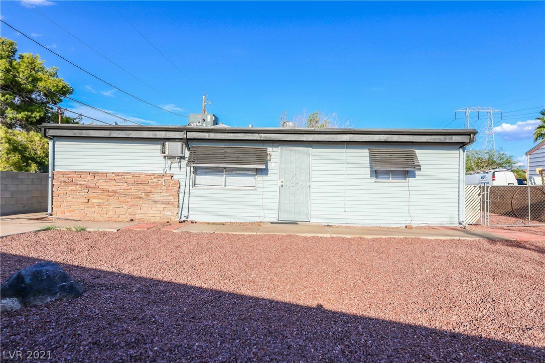 307 Regina Way, Unit B Henderson, NV 89015 - Photo 2 of 17